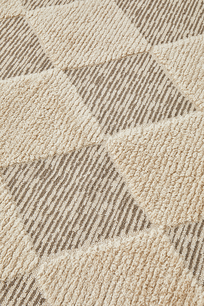 ser-yuri-beige-natural-check-squares-white-beige-urbanrugs